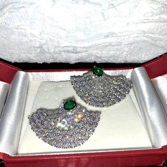 Emerald Green wedding bridal fan sparkle handmade earrings - Picture 3 of 7